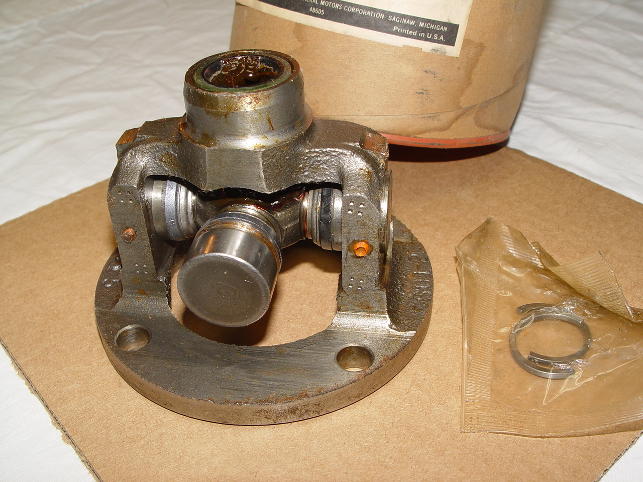 Rear "U" Joint With Clips